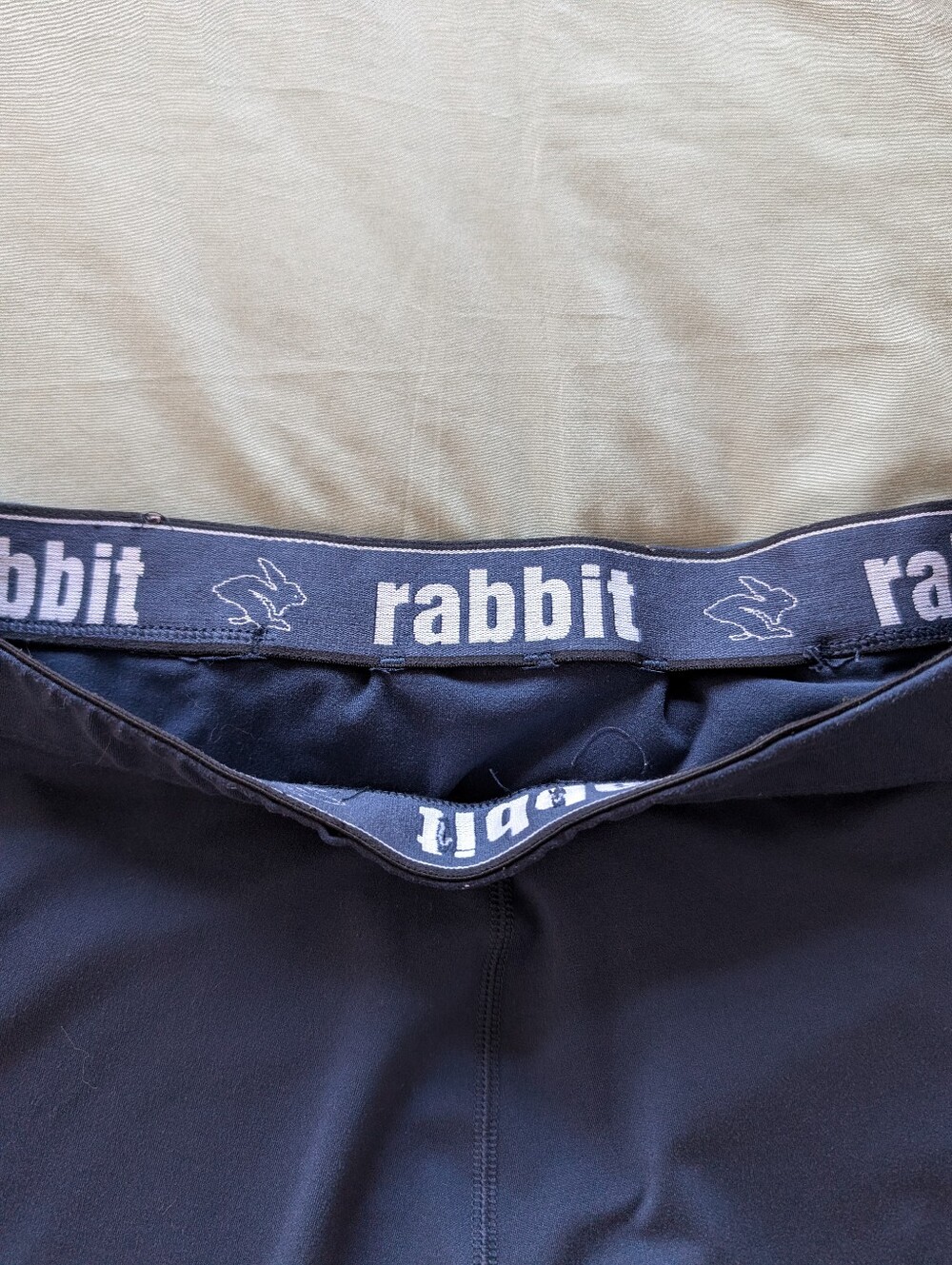 Women's Rabbit Active Wear Shorts SZ M/L - Picture 4 of 6